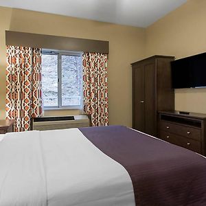 Deluxe Two Bedroom Suite